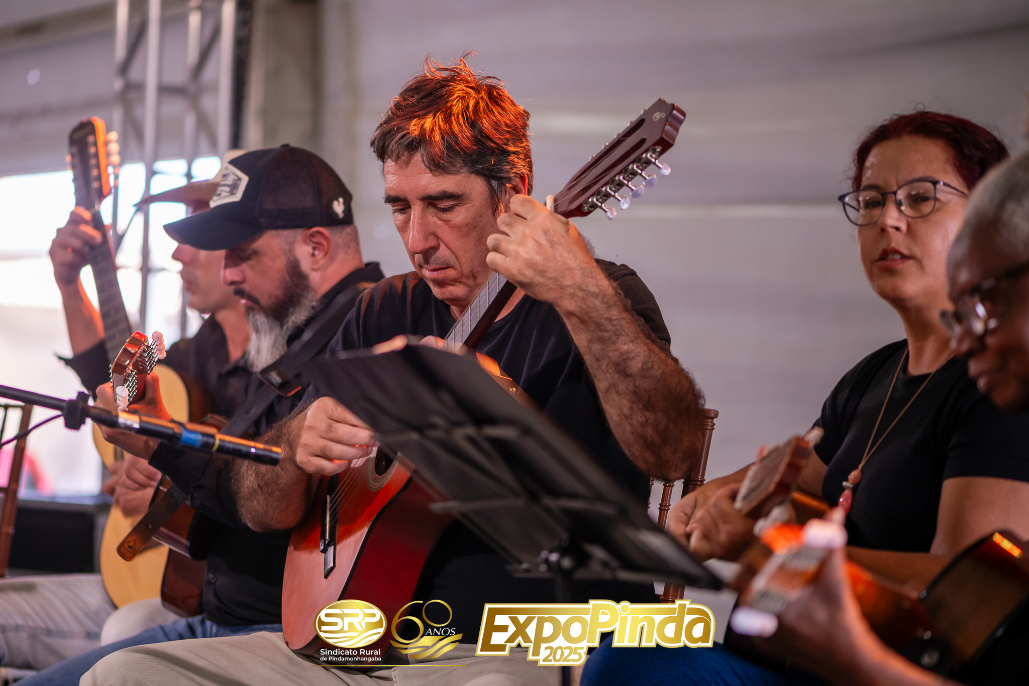 Alunos do curso de viola caipira