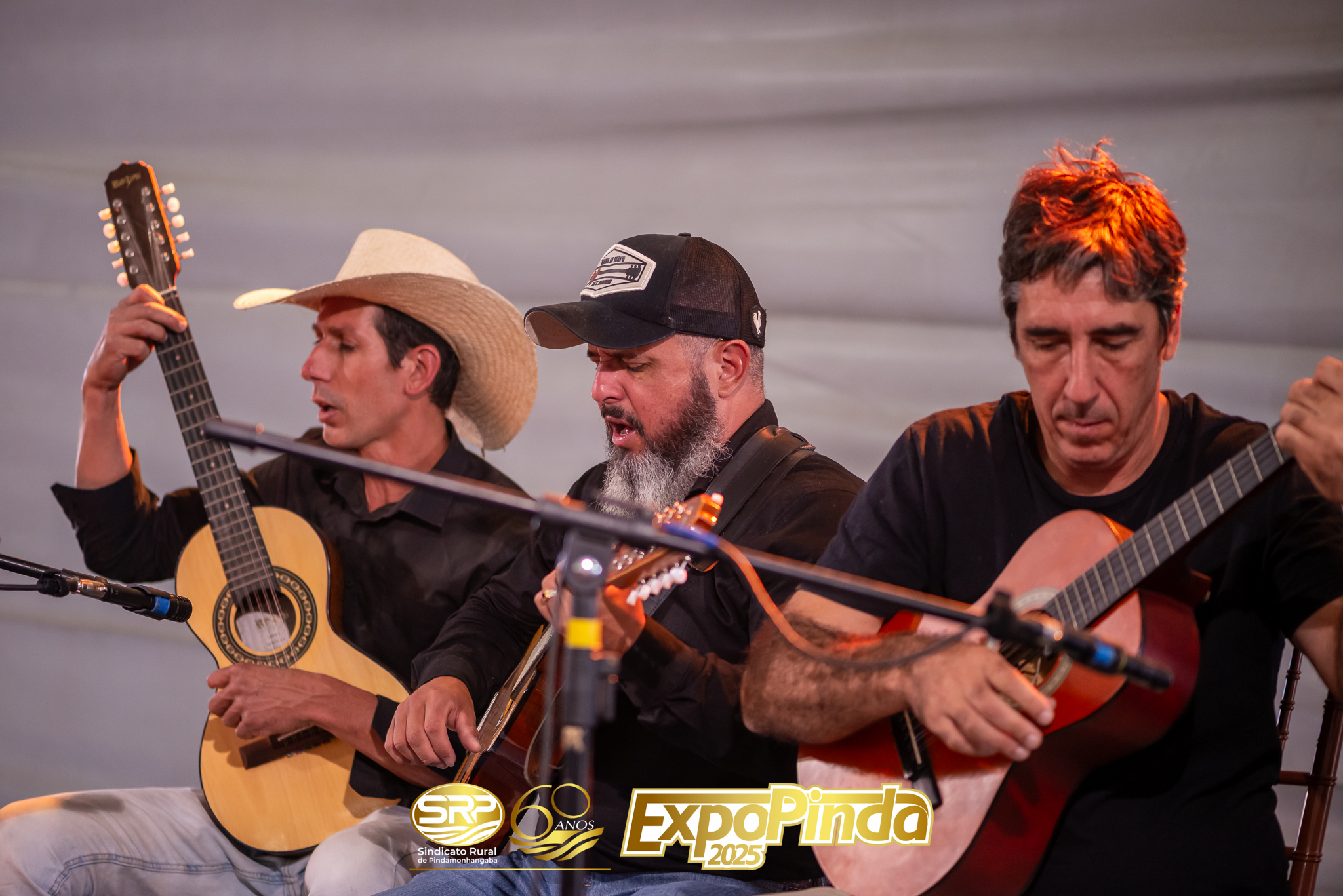 Alunos do curso de viola caipira